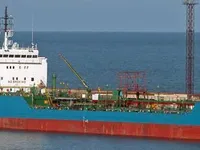 Ọkọ̀ tí ó mú epo / kemikali fún tà