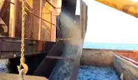 Ọkọ̀ ojú omi tí ó mú ìdọ̀tí fún tà