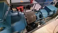 Ọkọ omi ti o mu ọja fún tà