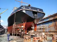 Ọkọ̀ ojú omi tí ó mú ìdọ̀tí fún tà