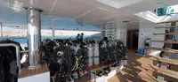 Ọkọ̀ ojú omi ìrìn-àjò fún tà
