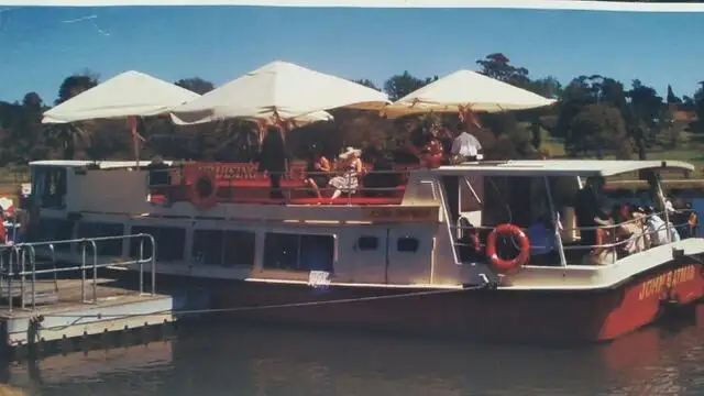 Ọkọ̀ ọpọlọpọ̀ ènìyàn fún tà