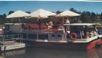 Ọkọ̀ ọpọlọpọ̀ ènìyàn fún tà