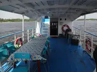 Ọkọ̀ ọpọlọpọ̀ ènìyàn fún tà