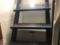 Ọkọ omi ti o mu ọja fún tà