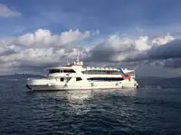 Ọkọ̀ ojú omi ìrìn-àjò fún tà