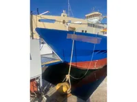 Ọkọ̀ ọpọlọpọ̀ ènìyàn fún tà