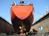 Ọkọ̀ tí ó mú epo / kemikali fún tà