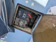 Ọkọ̀ ojú omi ìrìn-àjò tí ó mú àwọn ọkọ̀ fún tà