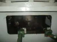 Ọkọ̀ tí wọn fi maa ń gbé ohun èlò tí ó ní ìdáná fún tà