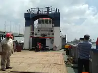 Ọkọ omi ti o mu ọja fún tà