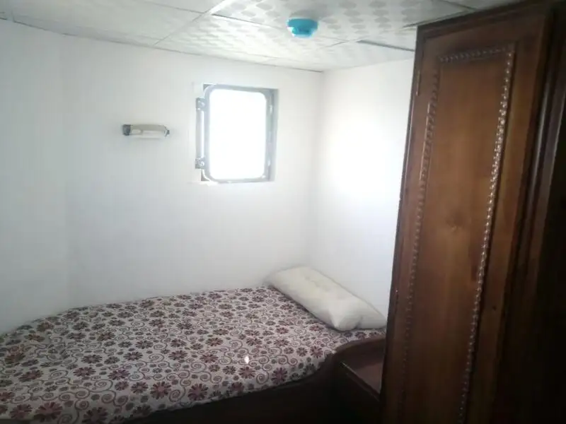 Ọkọ omi ti o mu ọja fún tà