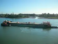 Ọkọ̀ tí ó mú epo / kemikali fún tà