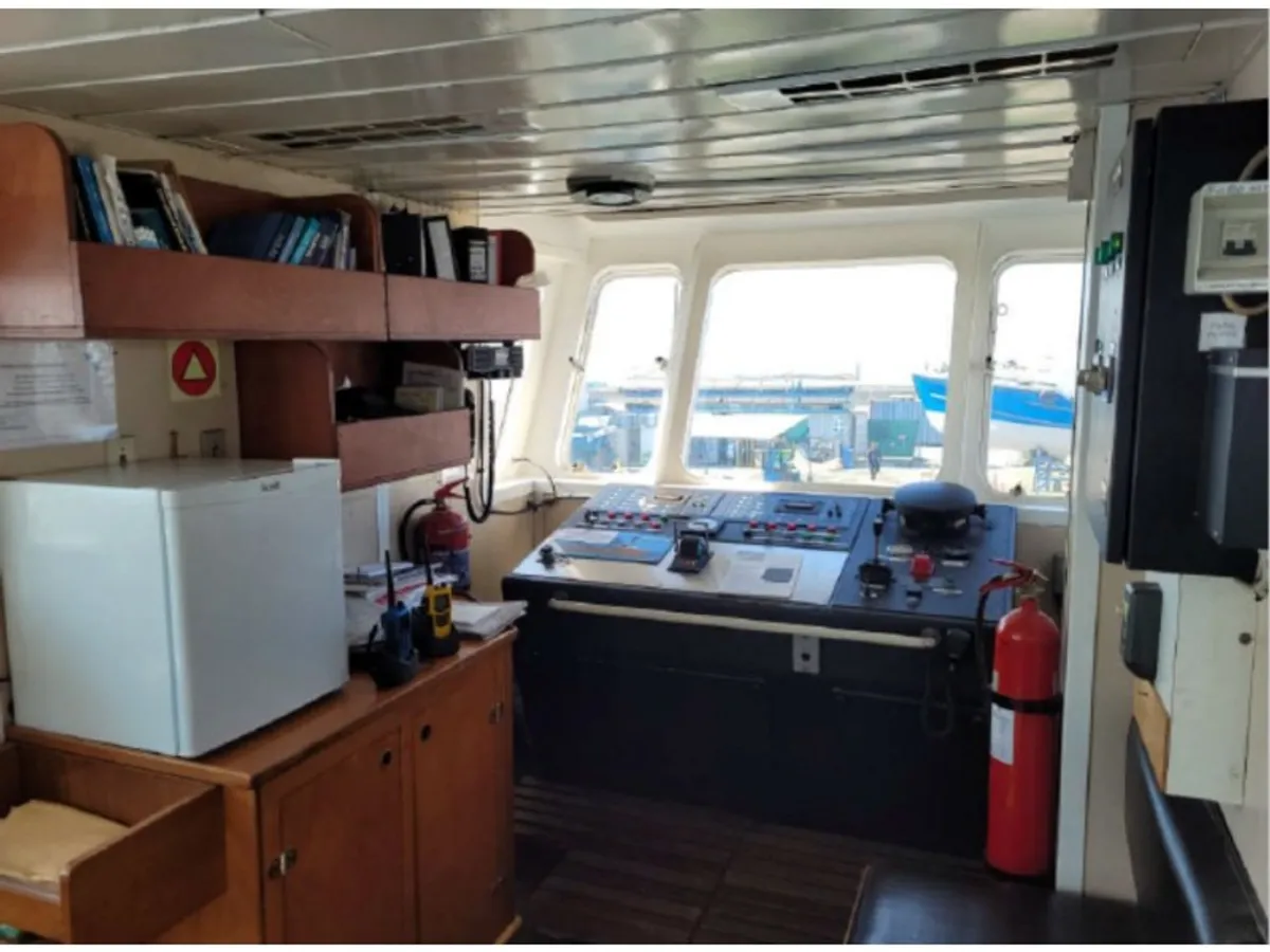 Ọkọ omi ti o mu ọja fún tà