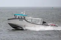 Ọkọ̀ ọpọlọpọ̀ ènìyàn fún tà