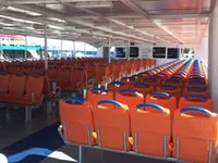 Ọkọ̀ ọpọlọpọ̀ ènìyàn fún tà