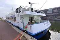 Ọkọ̀ ọpọlọpọ̀ ènìyàn fún tà