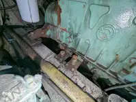 Ọkọ̀ ojú omi ìrìn-àjò tí ó mú àwọn ọkọ̀ fún tà