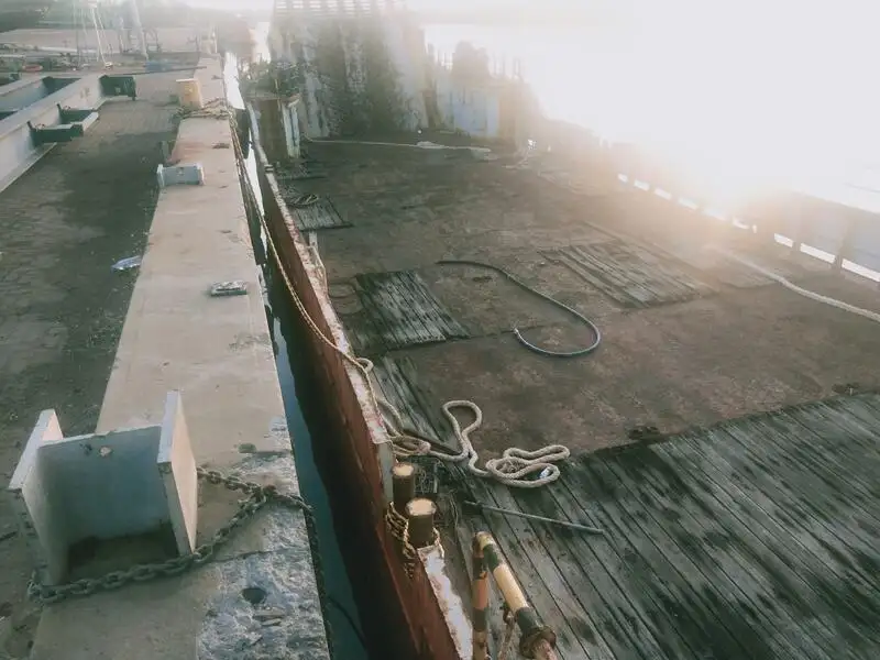 Ọkọ omi Landing, Tank fún tà