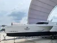 Ọkọ̀ ọpọlọpọ̀ ènìyàn fún tà