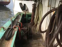 Ọkọ̀ tí ó mú ẹja squid fún tà