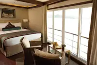 Ọkọ̀ ojú omi ìrìn-àjò fún tà