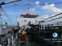 Ọkọ̀ tí ó mú epo / kemikali fún tà