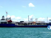 Ọkọ̀ tí ó mú epo / kemikali fún tà