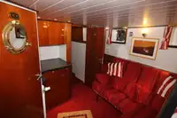 Ọkọ̀ ojú omi ìrìn-àjò fún tà