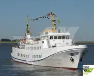 Ọkọ̀ ọpọlọpọ̀ ènìyàn fún tà