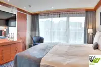 Ọkọ̀ ojú omi ìrìn-àjò fún tà