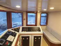 Ọkọ̀ ọpọlọpọ̀ ènìyàn fún tà