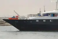 Ọkọ̀ ọpọlọpọ̀ ènìyàn fún tà