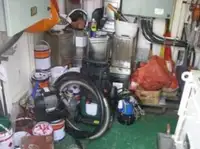 Ọkọ̀ ojú omi tí ó mú ìdọ̀tí fún tà