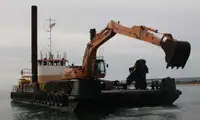Ọkọ̀ ojú omi tí ó mú ìdọ̀tí fún tà