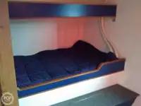 Ọkọ̀ ojú omi kékeré fún tà