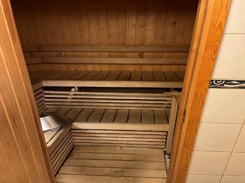 Ọkọ̀ ojú omi ìrìn-àjò fún tà