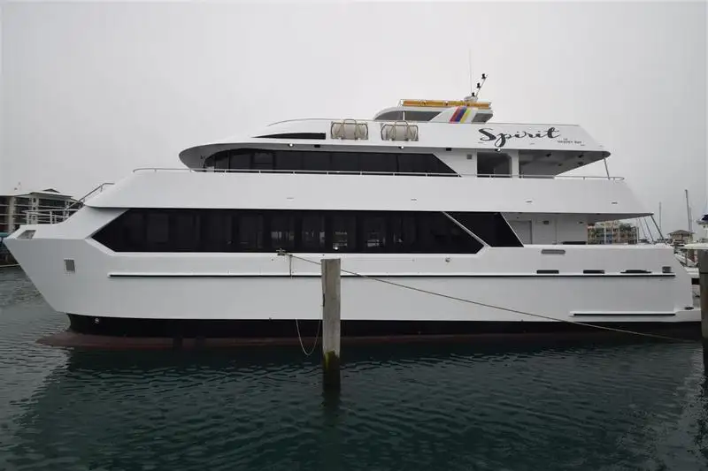 Catamaran fún tà