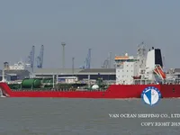 Ọkọ̀ tí ó mú epo / kemikali fún tà