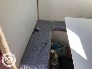 Ọkọ omi ti o mu ọja fún tà