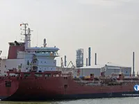 Ọkọ̀ tí ó mú epo / kemikali fún tà