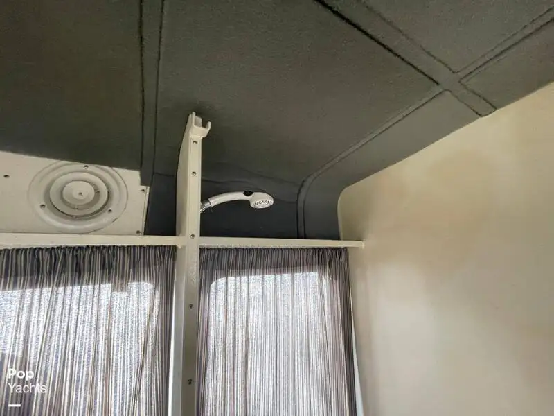 Ọkọ̀ ojú omi ìrìn-àjò fún tà