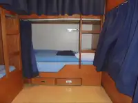 Ọkọ̀ tí wọn fi maa ń gbé ohun èlò tí ó ní ìdáná fún tà