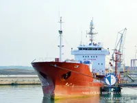 Ọkọ̀ tí ó mú epo / kemikali fún tà