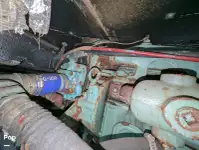 Ọkọ̀ ojú omi ìrìn-àjò tí ó mú àwọn ọkọ̀ fún tà