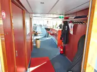 Ọkọ̀ ojú omi ìrìn-àjò fún tà