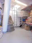 Ọkọ̀ tí wọn fi maa ń gbé ohun èlò tí ó ní ìdáná fún tà