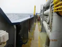 Ọkọ̀ tí wọn fi maa ń gbé ohun èlò tí ó ní ìdáná fún tà