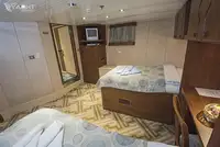 Ọkọ̀ ojú omi ìrìn-àjò fún tà