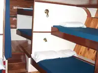 Ọkọ̀ ojú omi ìrìn-àjò fún tà